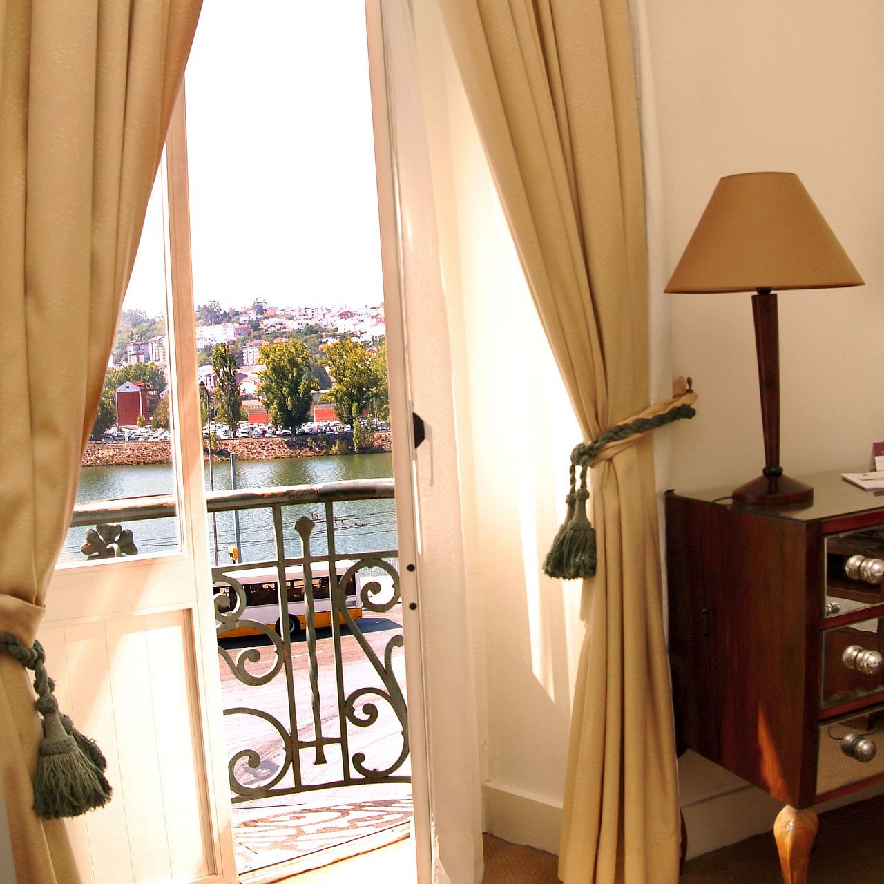 Hotel Astoria Coimbra Exterior photo